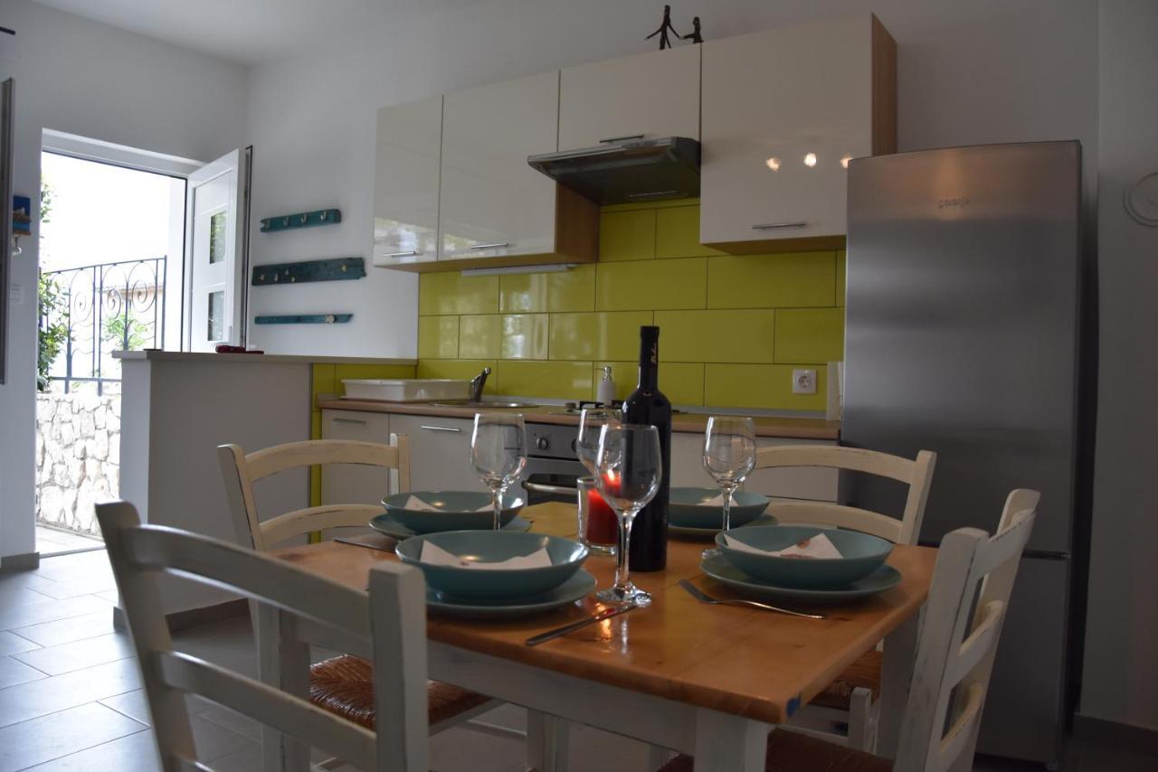 Apartman Vitamare 160 M From The Beach Novi Vinodolski Kültér fotó