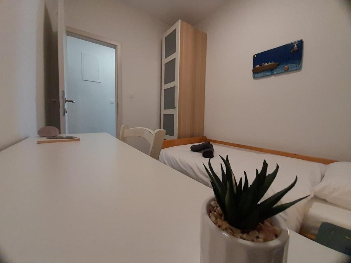 Apartman Vitamare 160 M From The Beach Novi Vinodolski Kültér fotó
