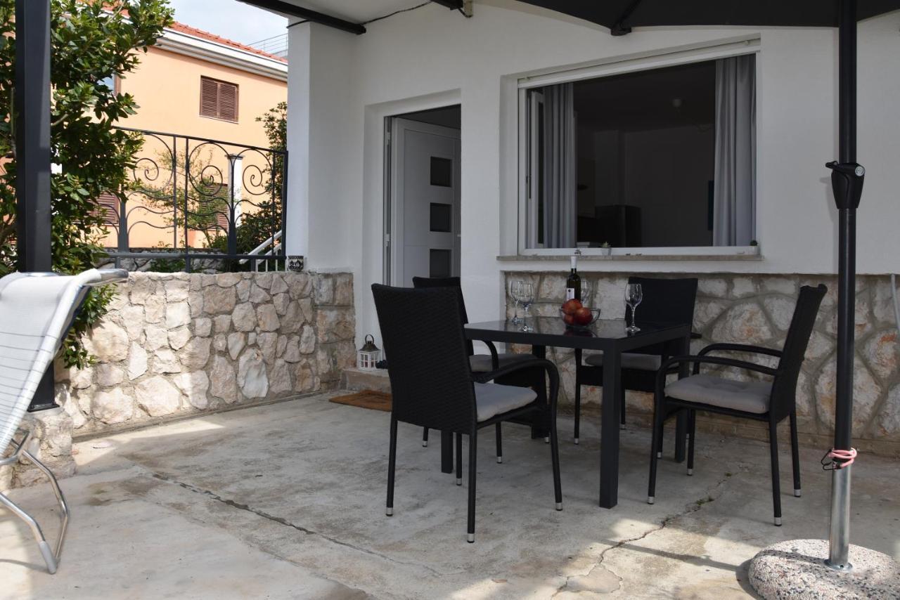 Apartman Vitamare 160 M From The Beach Novi Vinodolski Kültér fotó