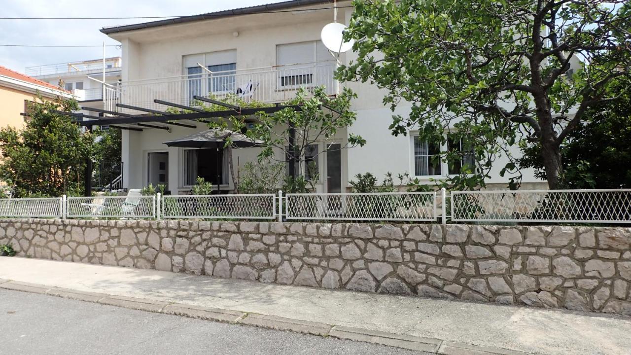 Apartman Vitamare 160 M From The Beach Novi Vinodolski Kültér fotó