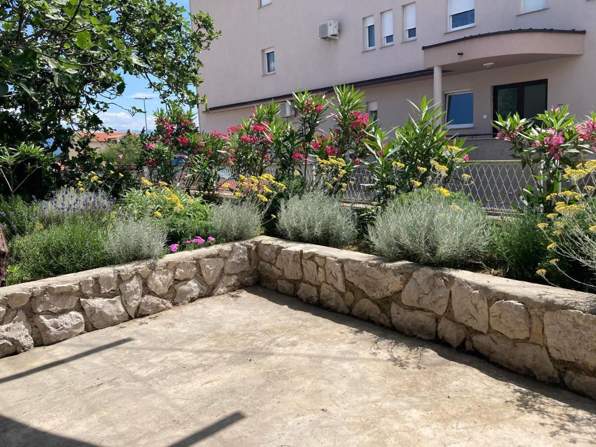 Apartman Vitamare 160 M From The Beach Novi Vinodolski Kültér fotó