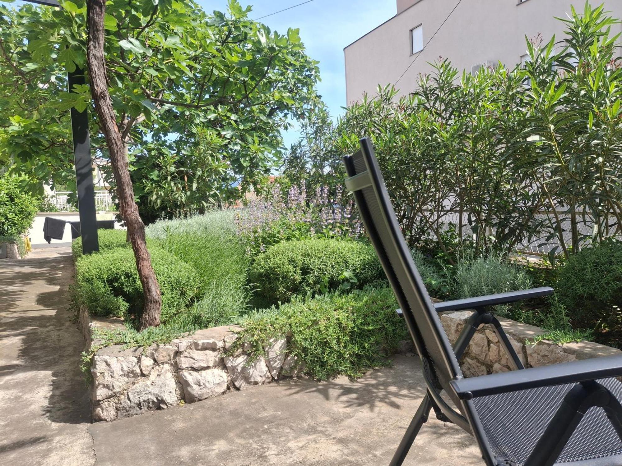 Apartman Vitamare 160 M From The Beach Novi Vinodolski Kültér fotó